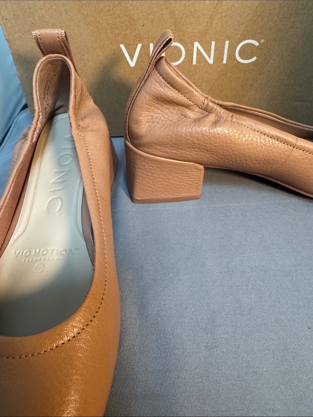 Vionic Women's Tan Leather Ballet Flats - Stylish Comfort 7.5 new inbox - Picture 4 of 6